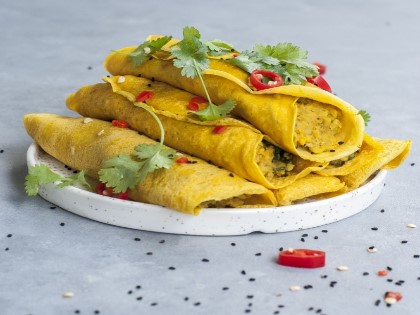 NALEŚNIKI Z KURKUMĄ, SOCZEWICĄ, KURKAMI I SZPINAKIEM (czas: 30 min.)