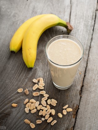 KOKTAJL Z MASŁEM ORZECHOWYM (czas: 5 min.)